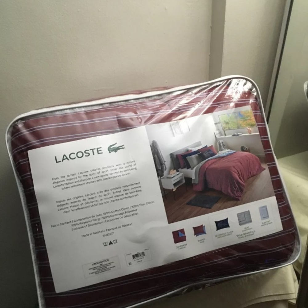 LACOSTE LINDENWOOD RED  REVERSIBLE COTTON KING COMFORTER 102 X 96 INCHES